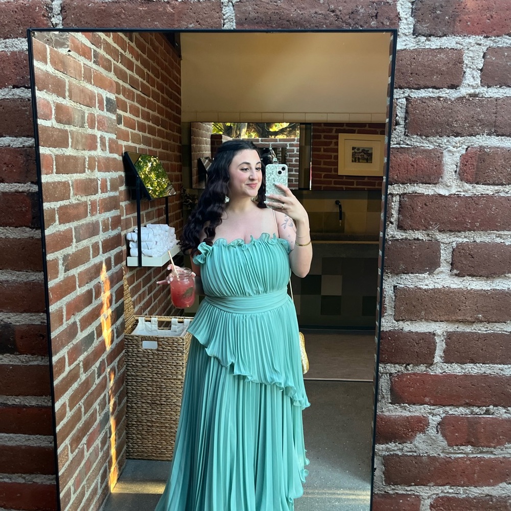 Elegant Green Pleated Summer Wedding Guest Dress